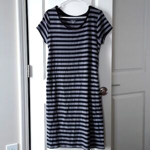 Liz Lange maternity short sleeve dress grey black large